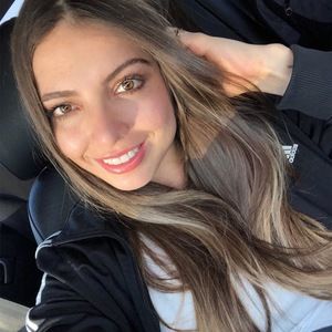 Meet your Posher, Carolina